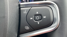 Volvo XC40 2.0 B4P Ultra Dark 5dr Auto Petrol Estate